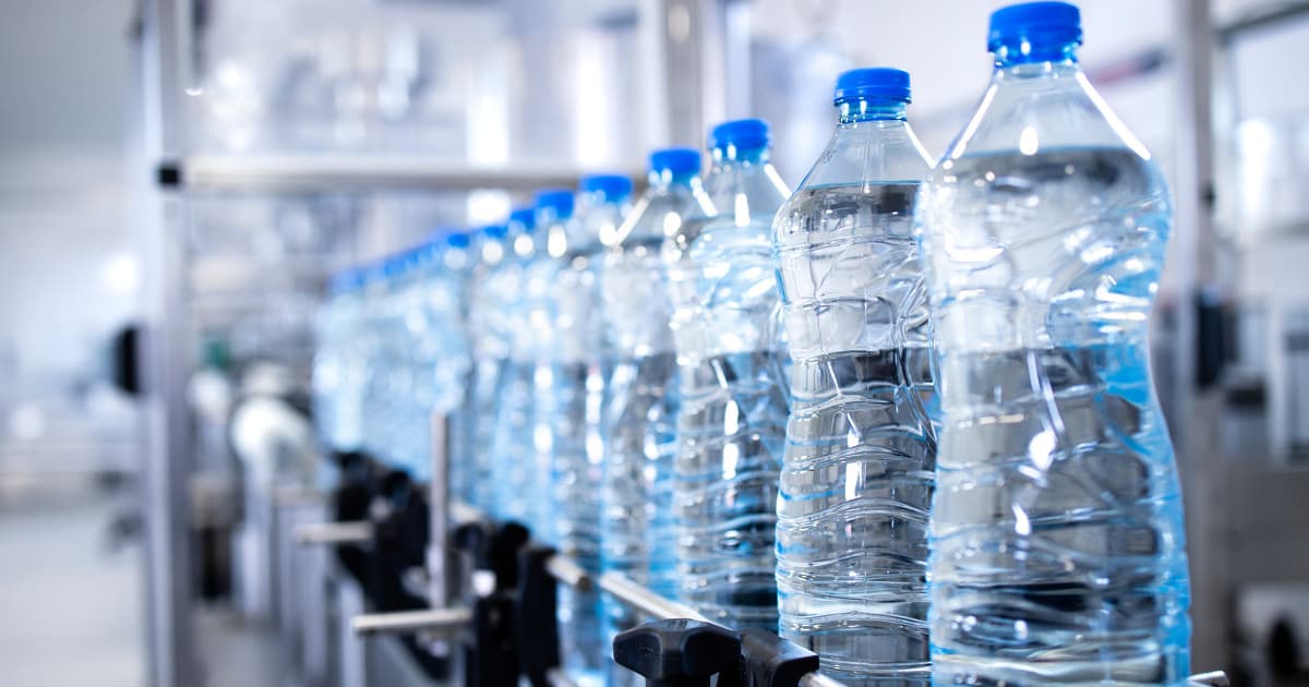 RDC : la Regideso prépare son entrée dans le commerce de l’eau en bouteille
