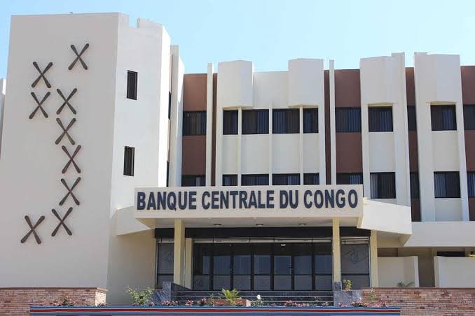 RDC : la Banque centrale baisse ses taux directeurs pour soutenir le franc congolais